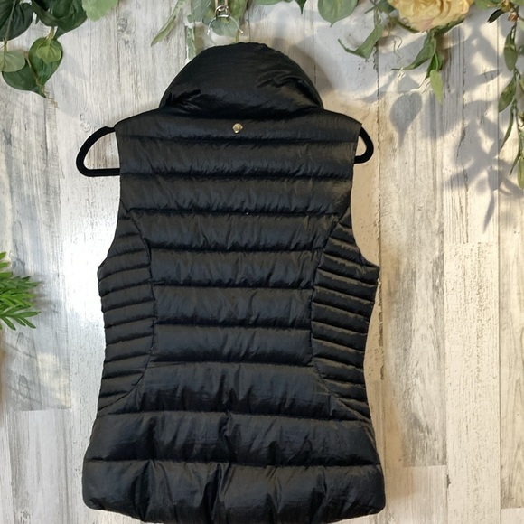 Lilly Pulitzer Elana Puffer Vest - Picture 8 of 13